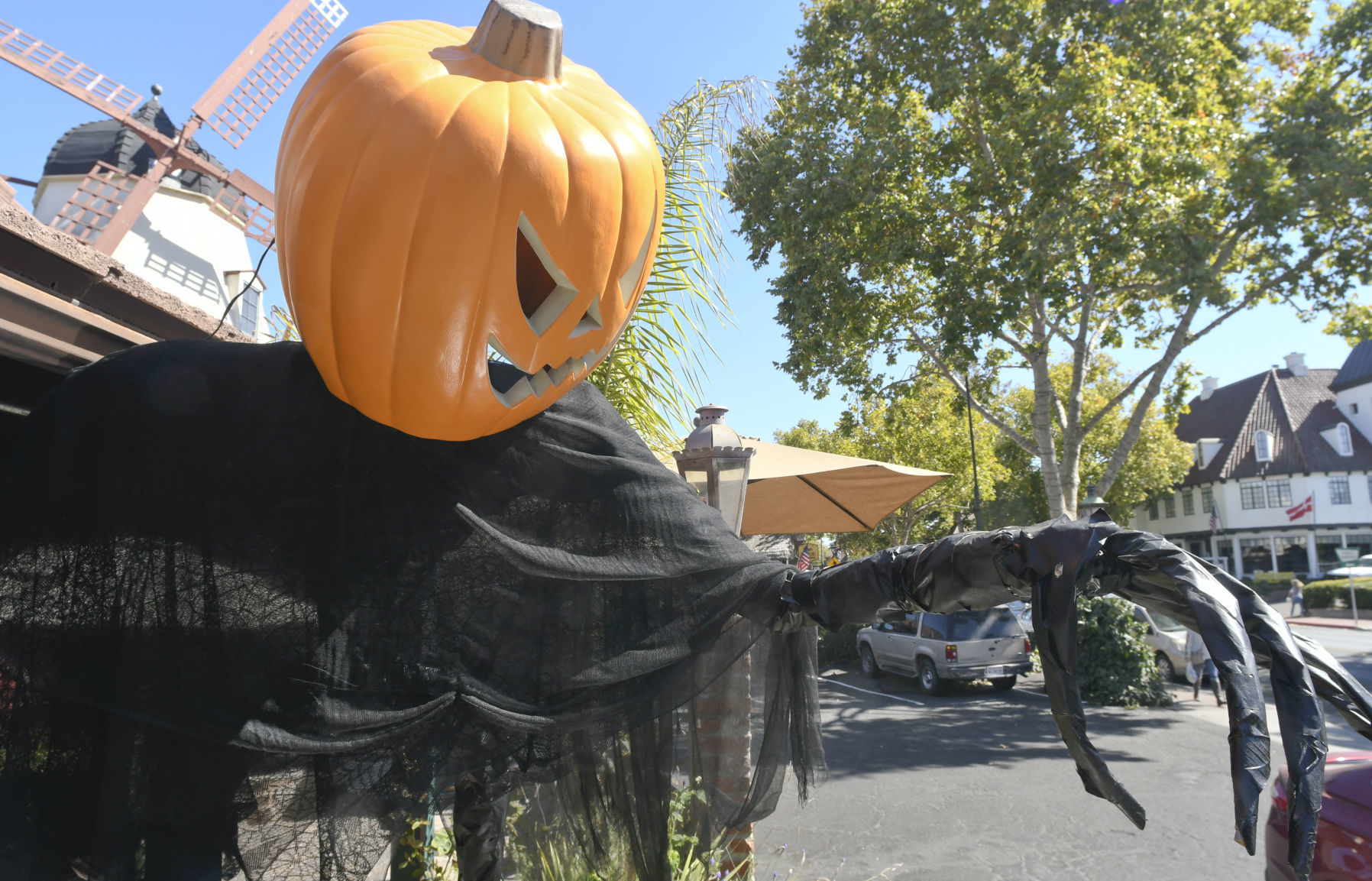 101519 SYV Scarecrow Fest 01.jpg
